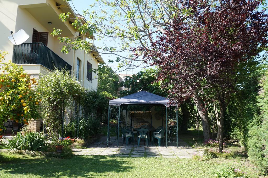 Il Giardino Acomodação com café da manhã Penne Exterior foto